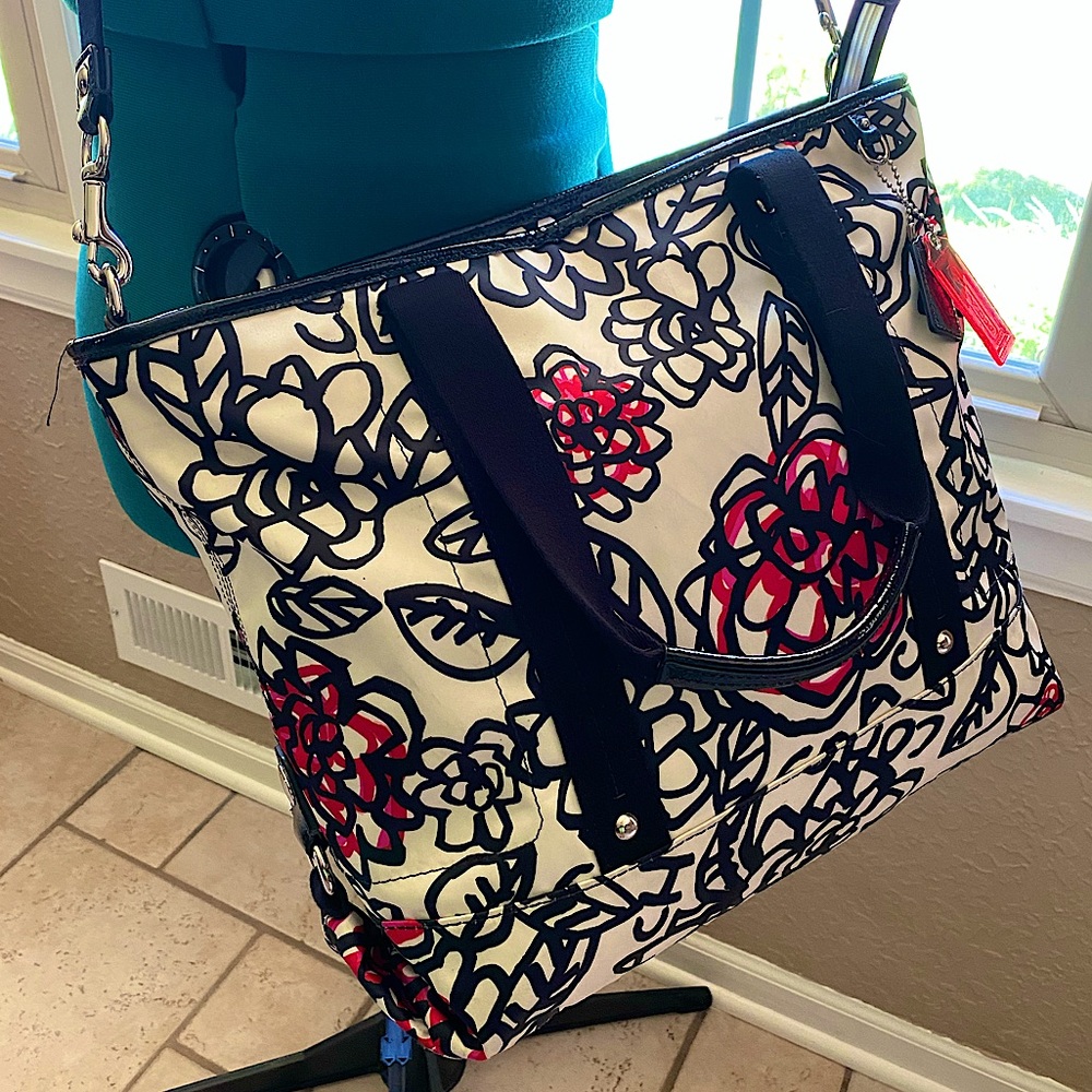 EUC Coach Poppy Daisy Graffiti LARGE Tote